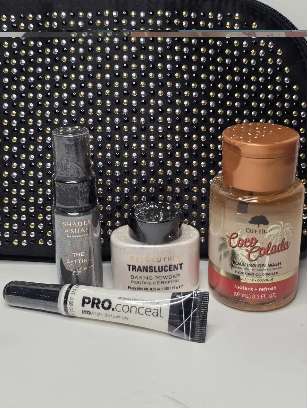 5 Piece Skincare & Makeup Bundle Includes : Tree Hut & Joico Limited Edition Bag